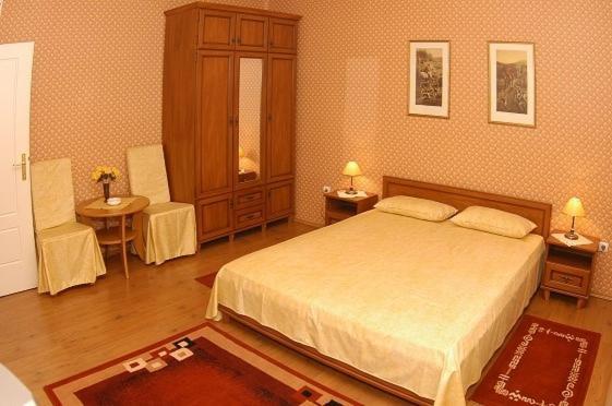 Peron Panzio Bed and Breakfast Debrecen Eksteriør billede